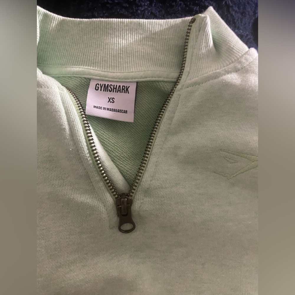 Mint green XS gym shark half zip. Barley warn in perfect condition.